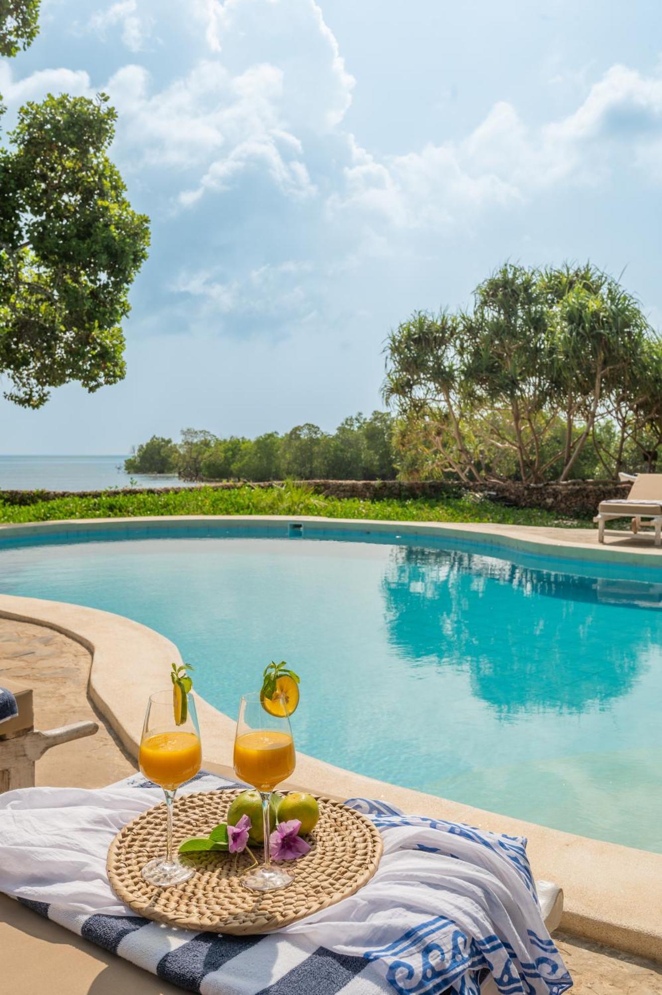 Mwazaro Beach Lodge Шимони Экстерьер фото