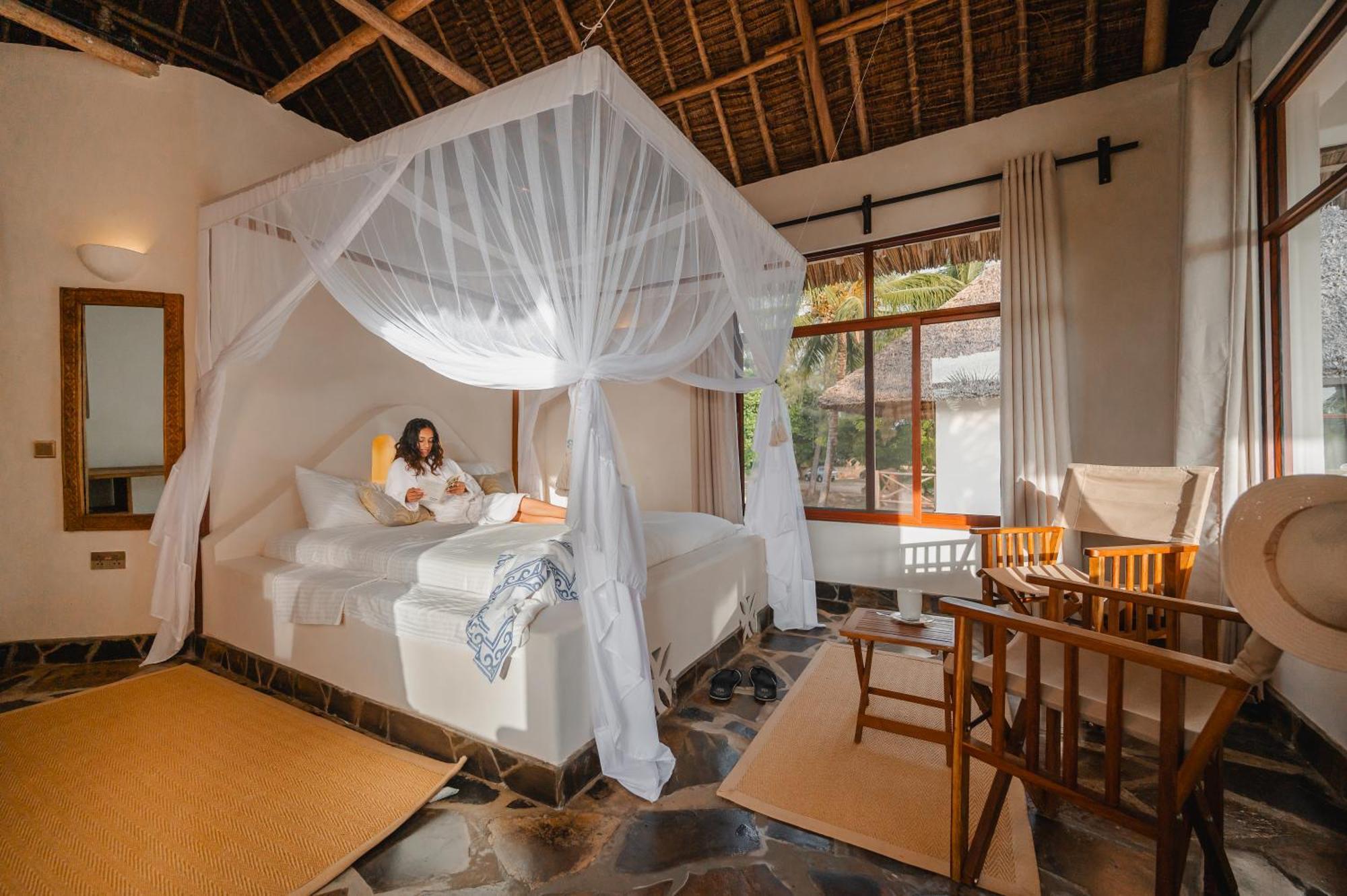 Mwazaro Beach Lodge Шимони Экстерьер фото