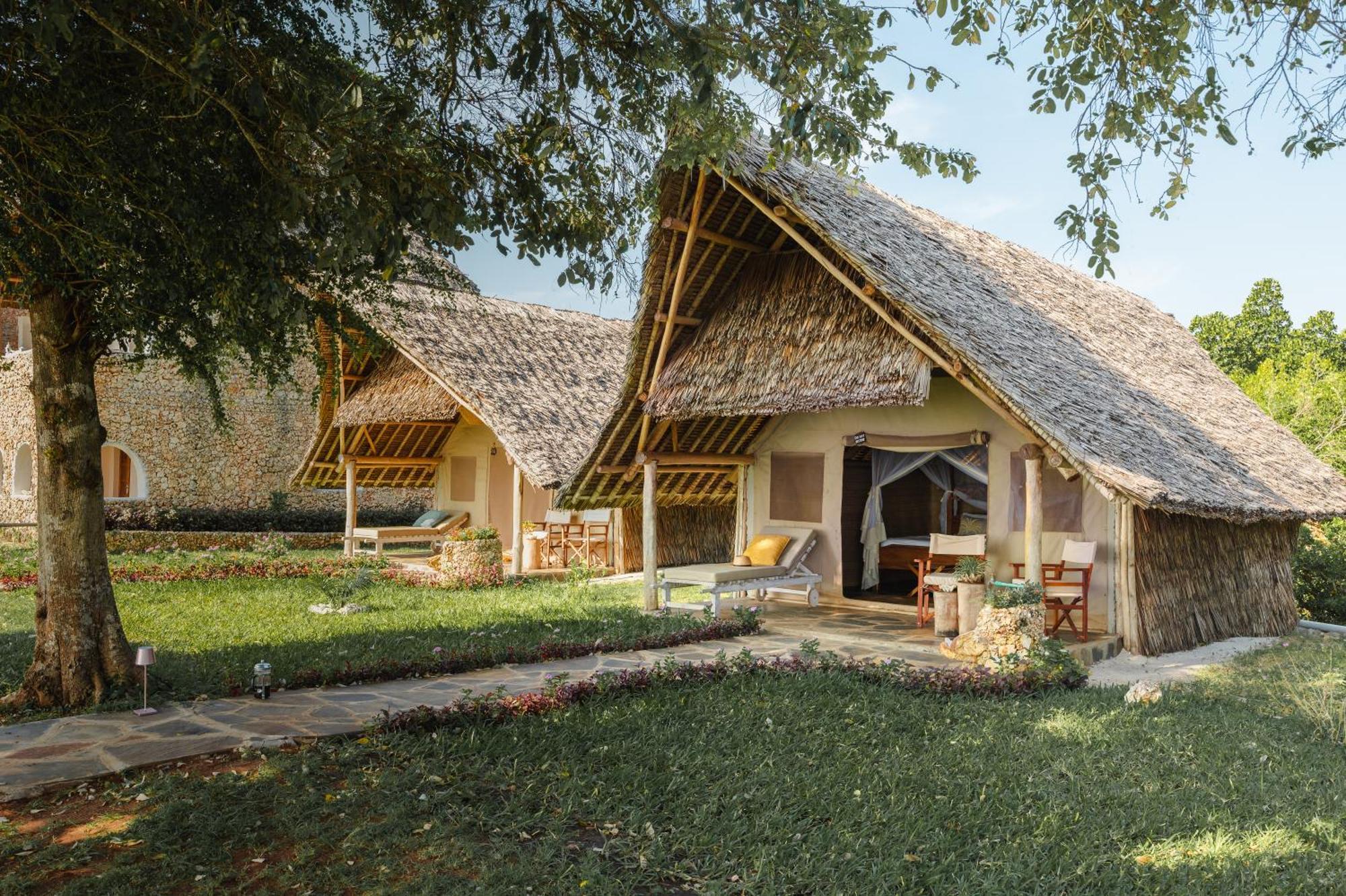 Mwazaro Beach Lodge Шимони Экстерьер фото