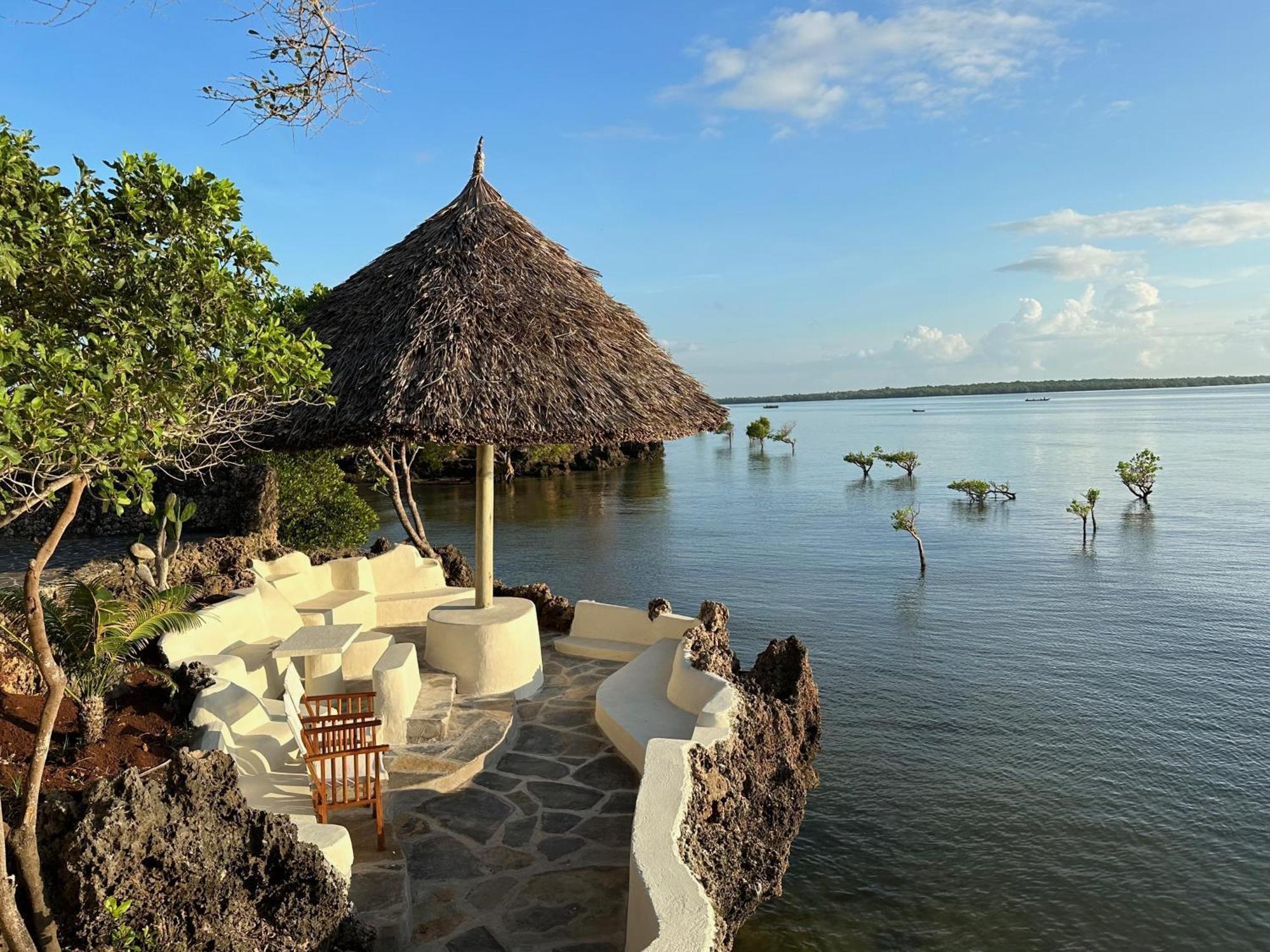 Mwazaro Beach Lodge Шимони Экстерьер фото