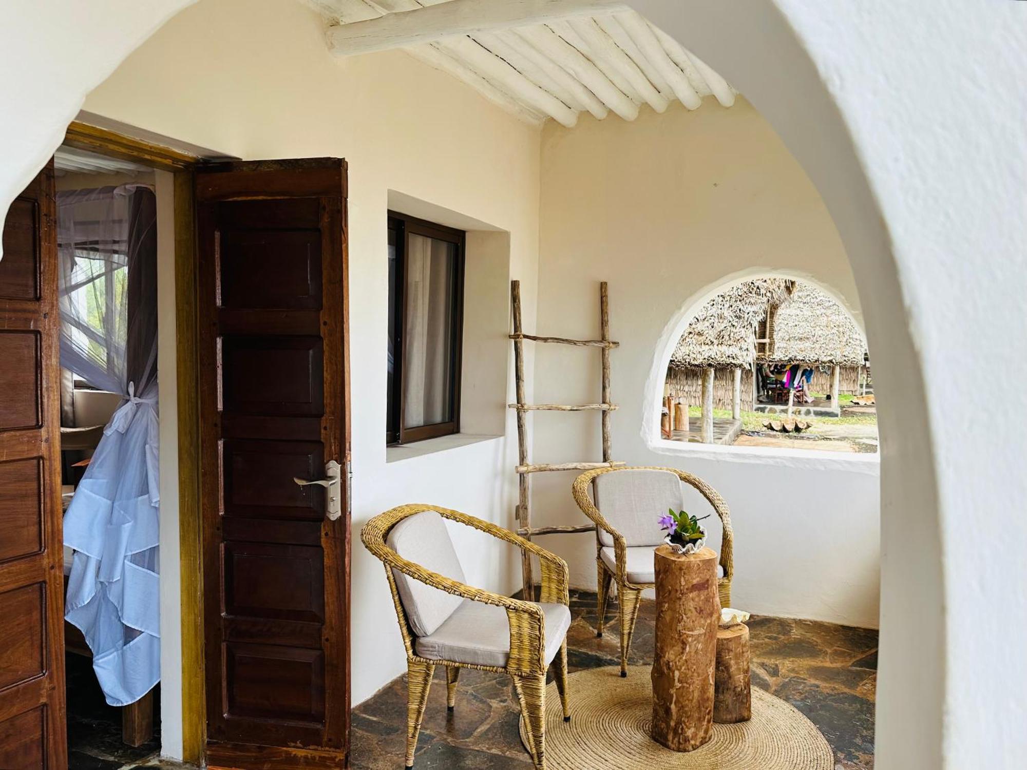 Mwazaro Beach Lodge Шимони Номер фото